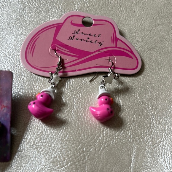 Heart-Shaped Pink Dangle Jewelry Earrings - Picture 2 of 4